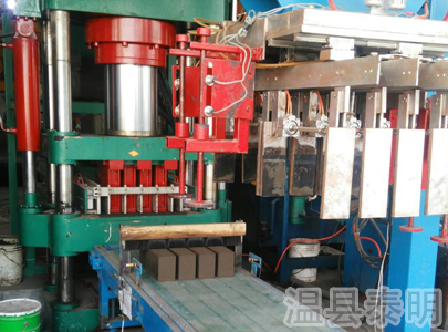 銅鉛冶煉礦料壓塊機(jī)，金屬冶煉壓塊機(jī)